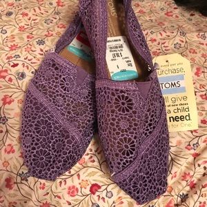 NWT Toms Lavender Crochet Classics